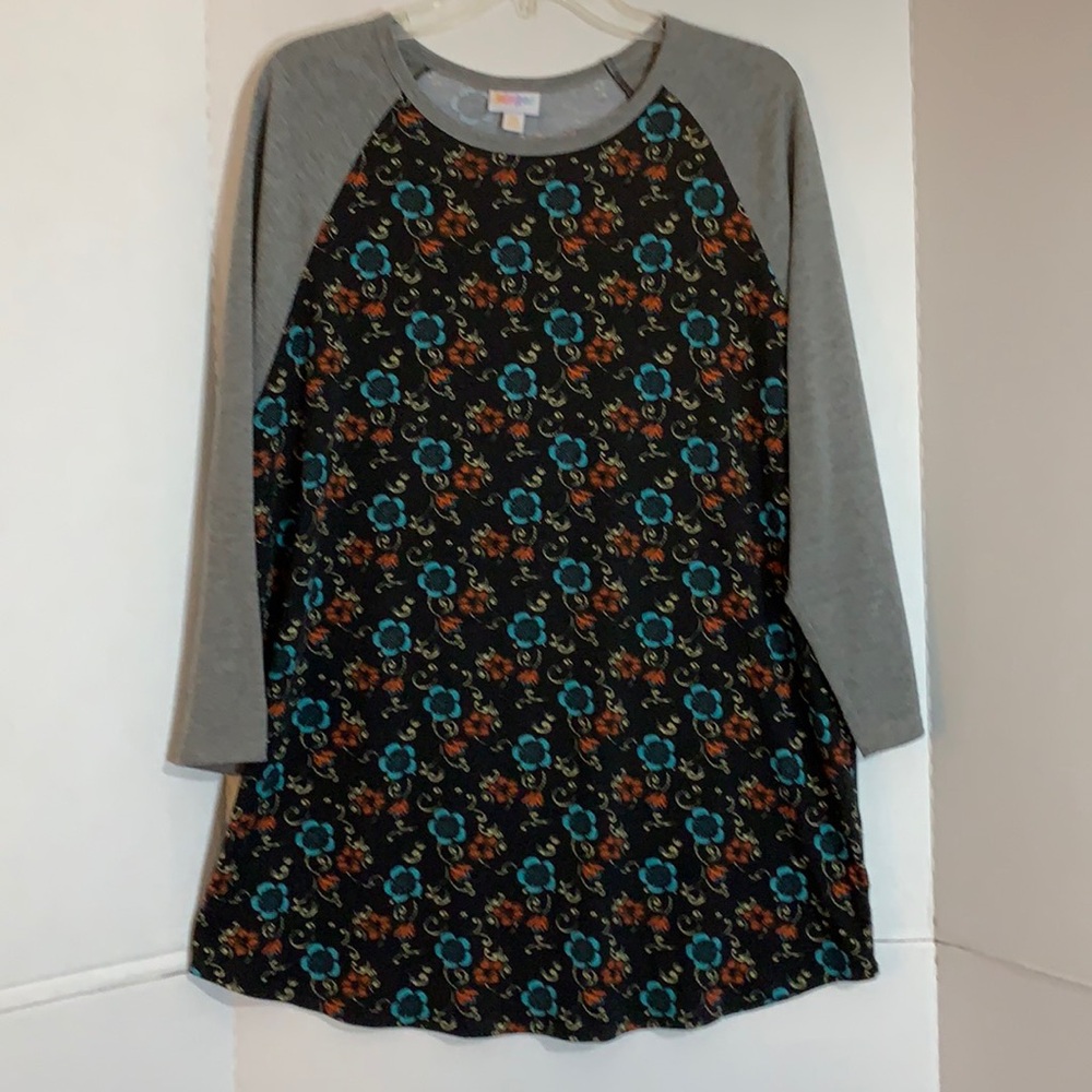 Lularoe Baseball Style Women’s T-shirt Size 3XL